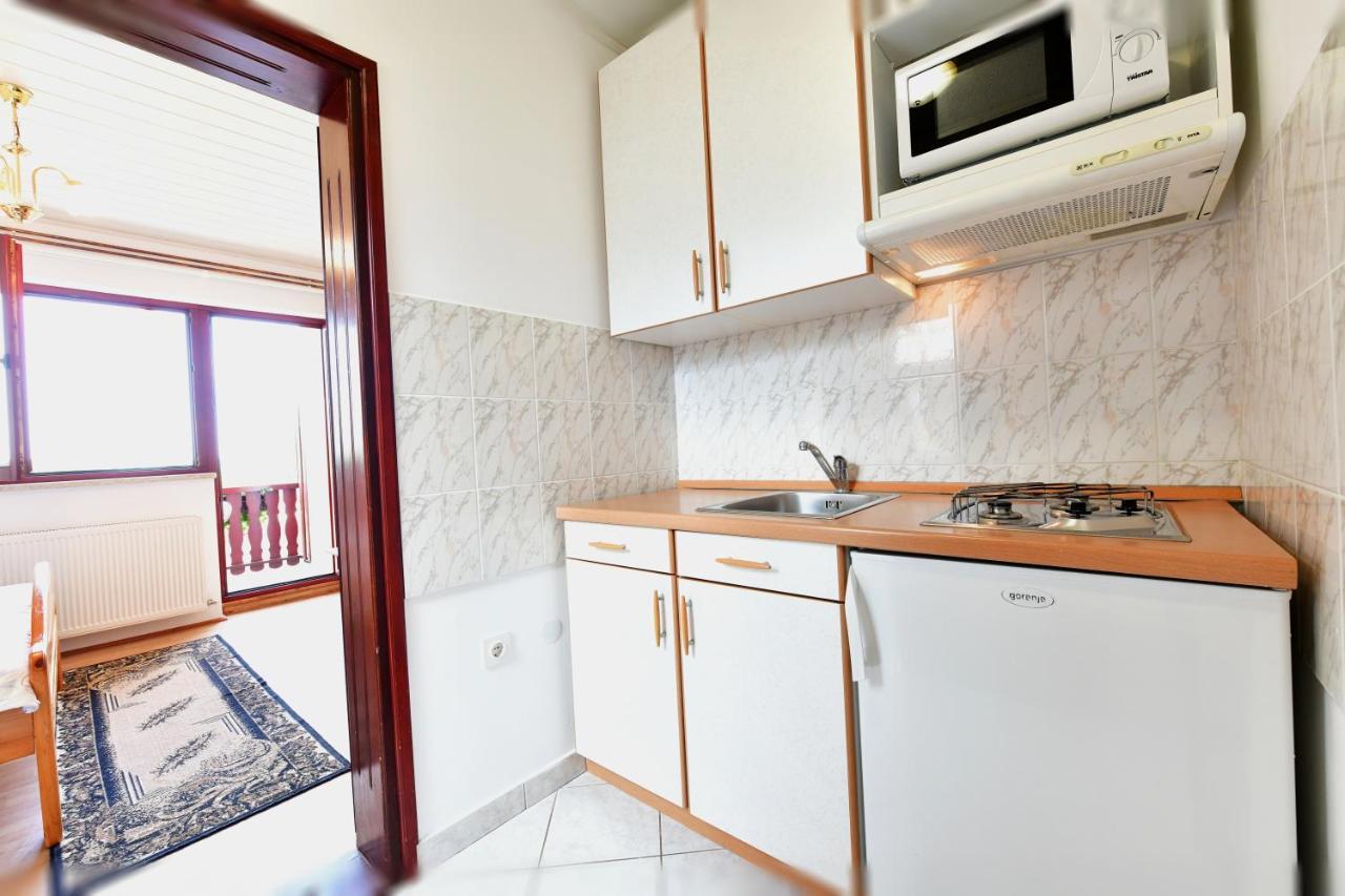 Guesthouse Ante Hodak Selište Drežničko Eksteriør bilde